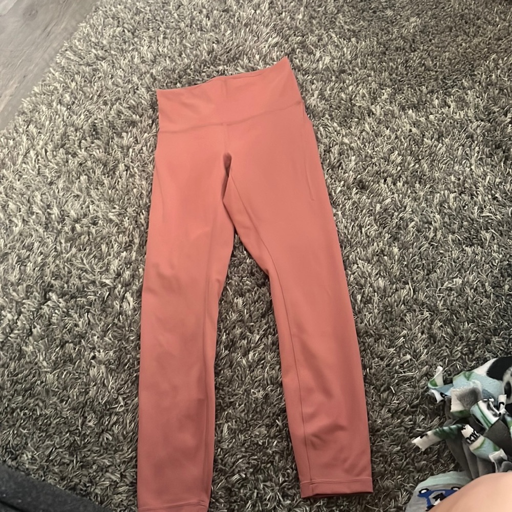 Lululemon wonder train leggings with pockets